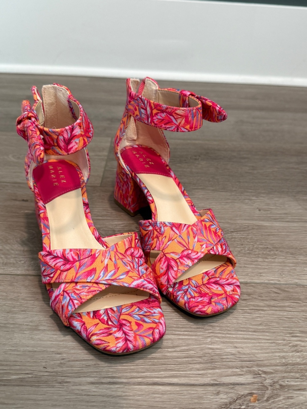 Alex Marie Block Heel Size 6.5